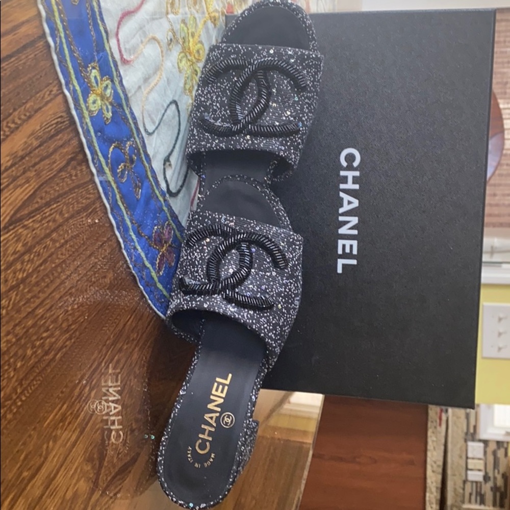 Chanel sandal used only once.
